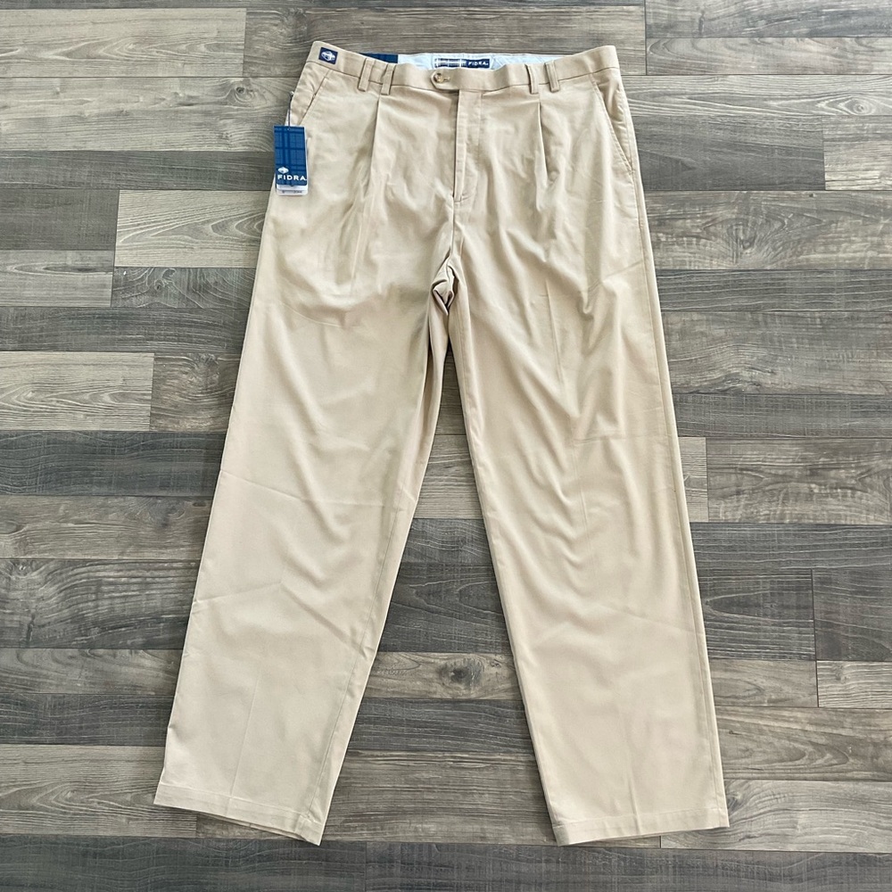 38x33 NWT Fidra Pleated Director Golf Pants Men’s 38 Khaki Stretch G105045